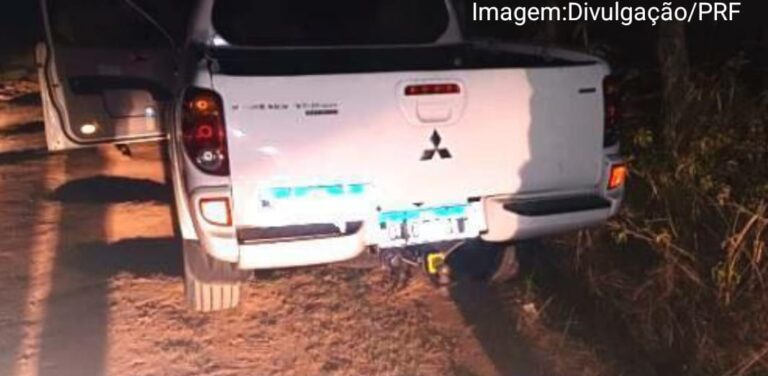 Homem é Detido pela PRF em Alagoinhas por Adulterar Placa de Veículo com Fita Isolante Homem é Detido pela PRF em Alagoinhas por Adulterar Placa de Veículo com Fita Isolante