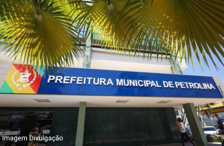 Prefeitura de Petrolina Informa Expediente Durante o Feriado de Confraternização Universal Prefeitura de Petrolina Informa Expediente Durante o Feriado de Confraternização Universal