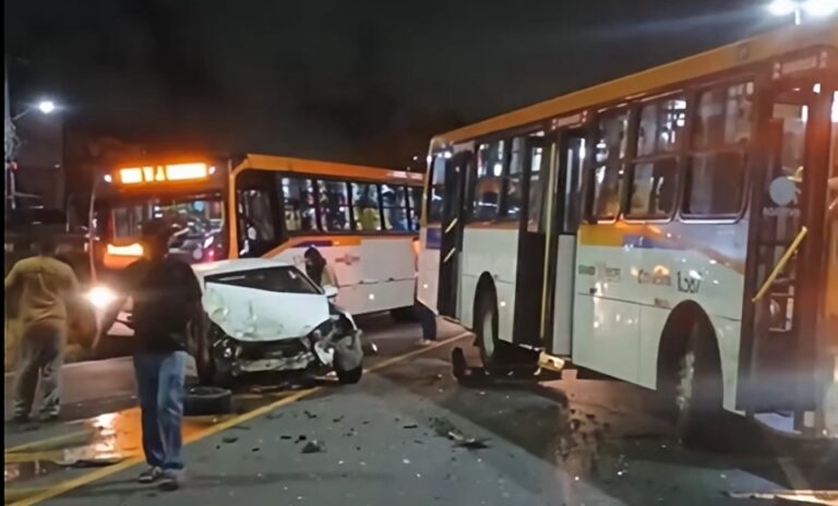 Colisão entre carro e ônibus deixa uma pessoa ferida na PE-15, em Paulista acidente pelopidas