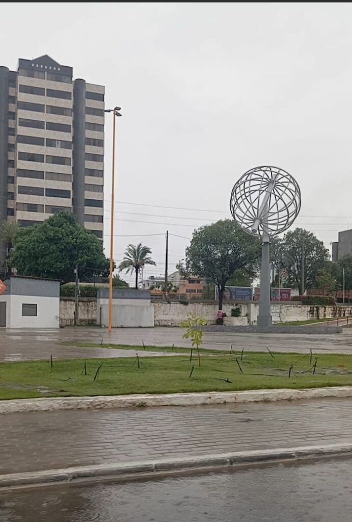 Petrolina Amanheceu Chuvosa: Tira o Guarda-Chuva e Vai ser Feliz! Petrolina Amanheceu Chuvosa: Tira o Guarda-Chuva e Vai ser Feliz!