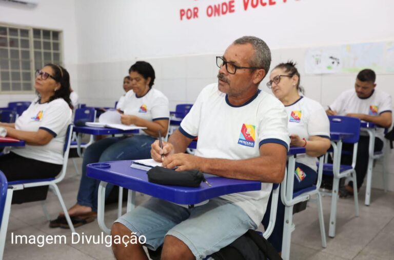 Nunca é tarde para aprender! Matrículas abertas para a EJA em Petrolina